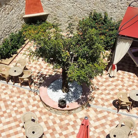 阿尔丘平淘酒店