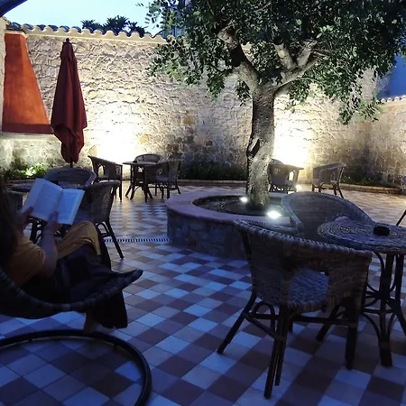 阿尔丘平淘酒店